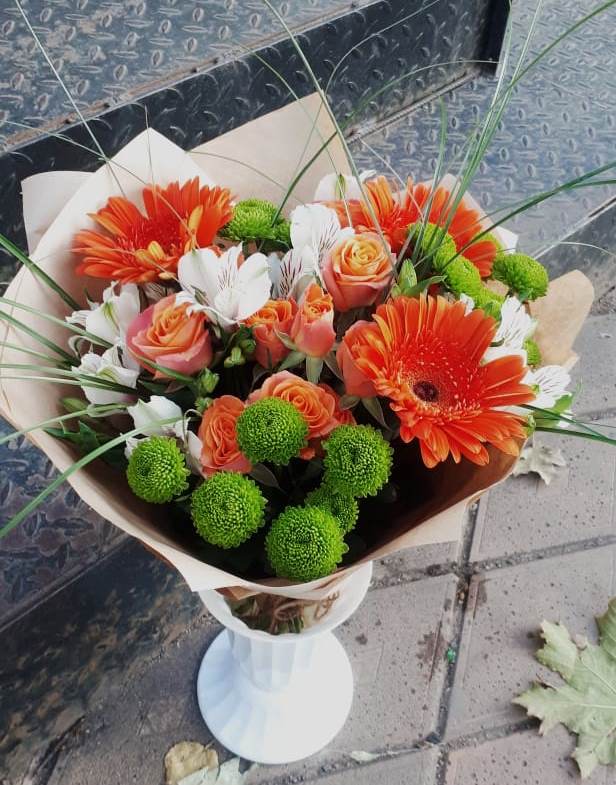 Букет цветов из: Герберы, Хризантемы, Альстромерии и Розы в Бесленеевской