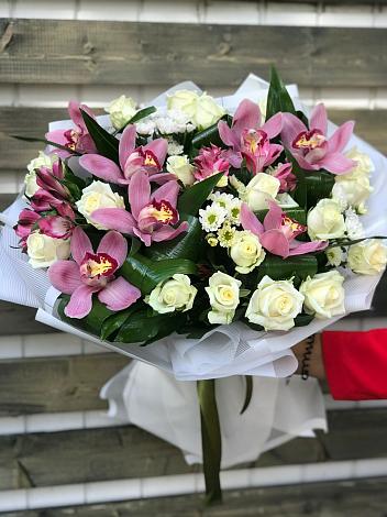 Букет цветов из: Розы и Хризантемы в Бесленеевской
