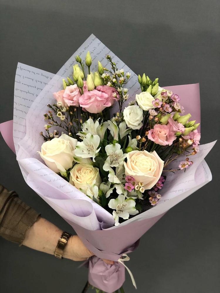 Букет цветов из: Альстромерии, Розы и Лизиантусы в Бесленеевской