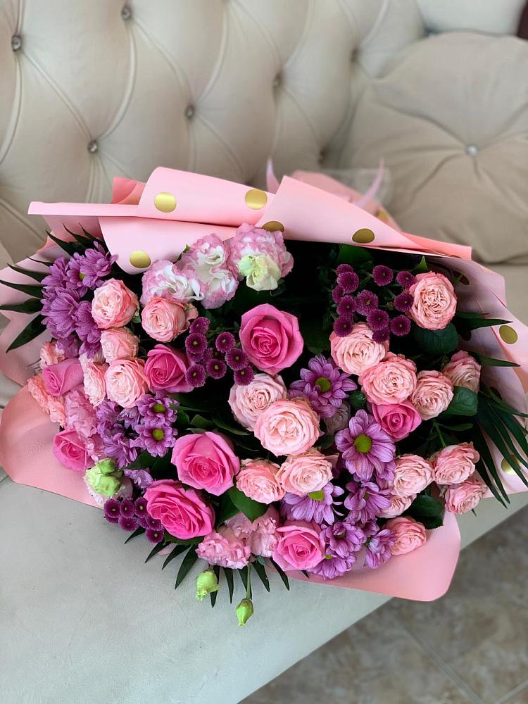 Букет цветов из: Хризантемы, Розы и Лизиантусы в Бесленеевской