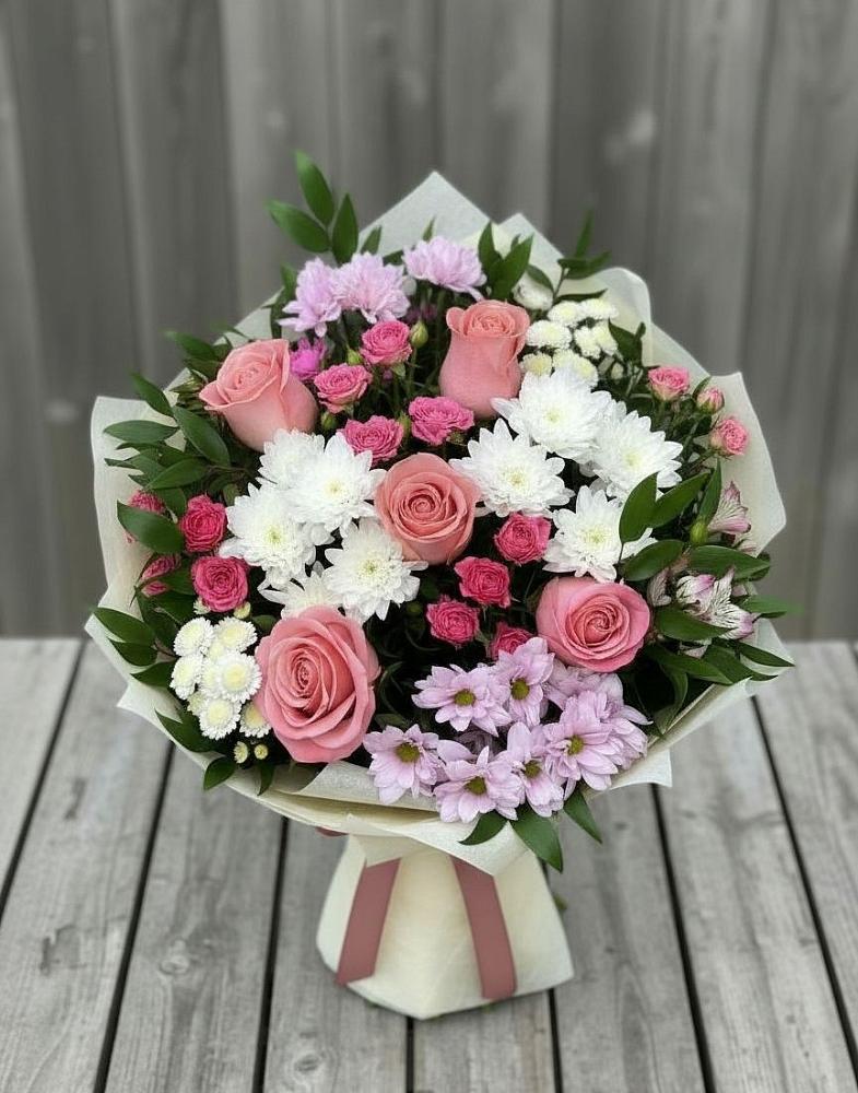 Букет цветов из: Альстромерии, Гвоздики, Розы и Хризантемы в Бесленеевской