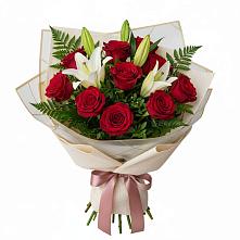 Букет цветов из:  Лилии и Розы в Бесленеевской