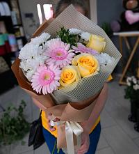 Букет цветов из:  Герберы, Розы и Хризантемы в Бесленеевской