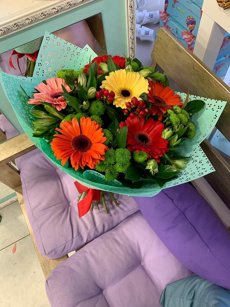 Букет цветов из: Герберы, Хризантемы и Альстромерии в Бесленеевской