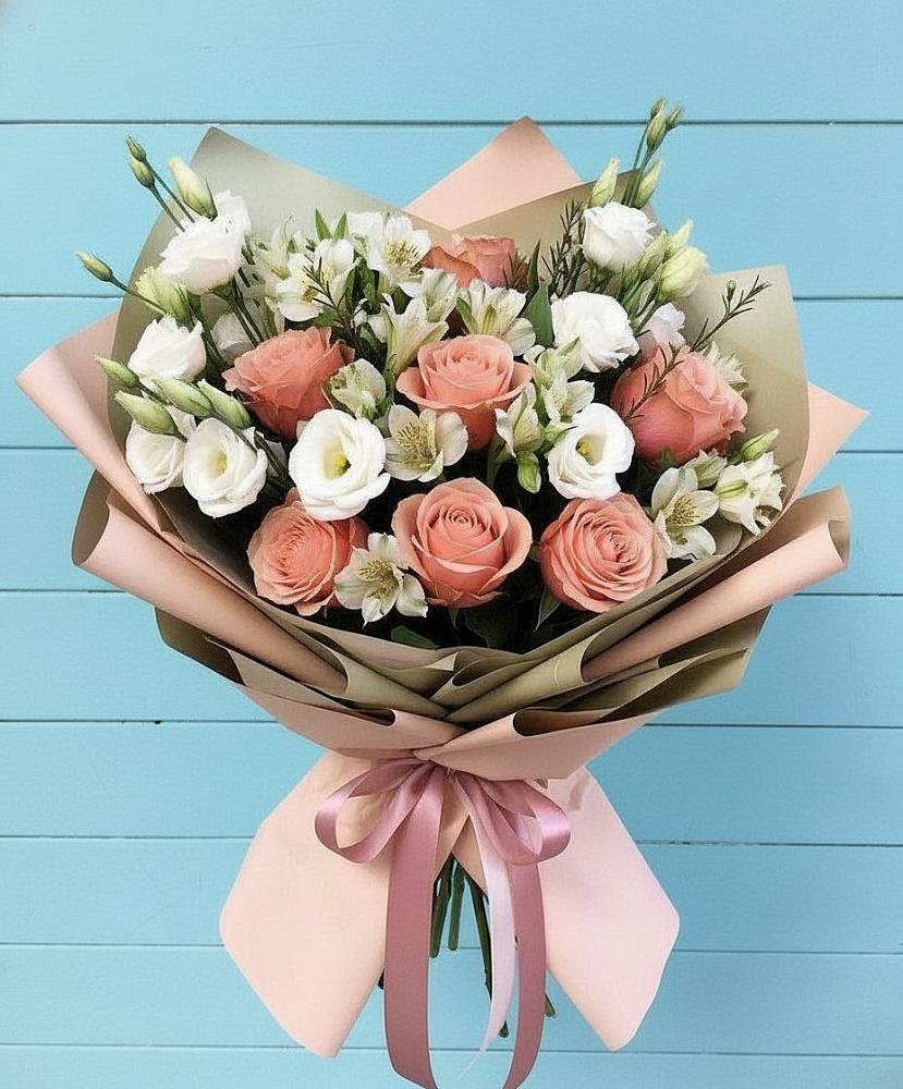 Букет цветов из: Розы, Альстромерии и Лизиантусы в Бесленеевской