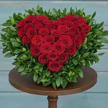 Цветочная композиция из Розы в виде сердца #REPLACE_PRED# Бесленеевской