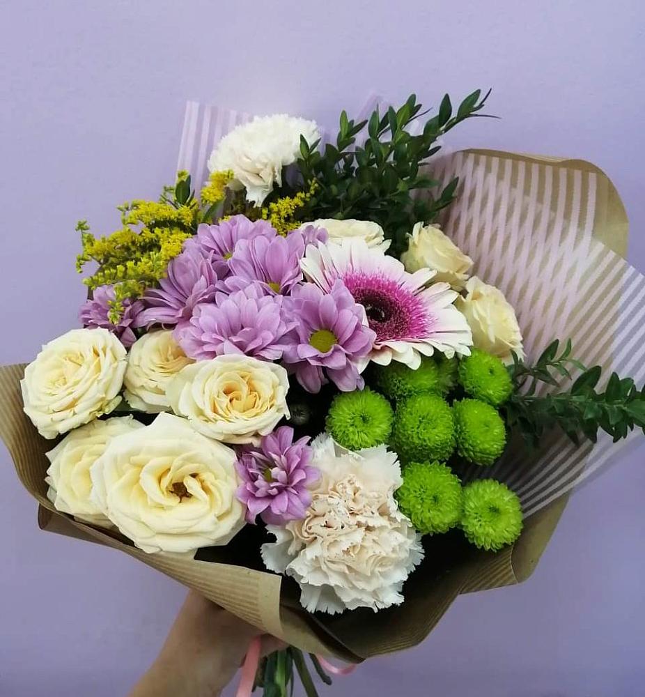 Букет цветов из: Хризантемы, Розы, Гвоздики и Герберы в Бесленеевской