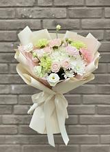 Букет цветов из:  Гвоздики, Розы, Лизиантусы и Хризантемы в Бесленеевской