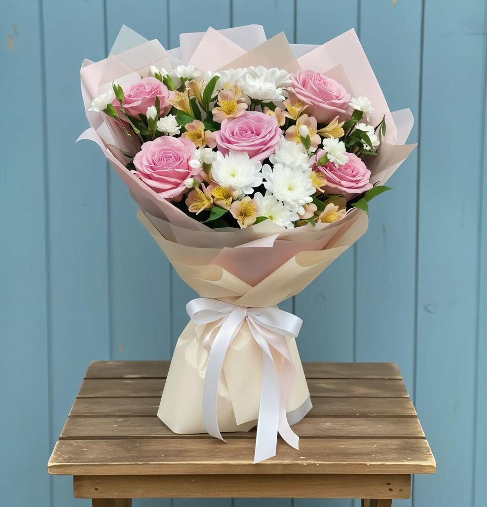 Букет цветов из: Гвоздики, Орхидеи и Розы в Бесленеевской