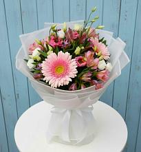 Букет цветов из:  Герберы, Альстромерии и Лизиантусы #REPLACE_PRED# Бесленеевской