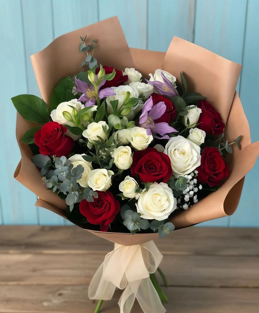 Букет цветов из: Розы и Альстромерии в Бесленеевской