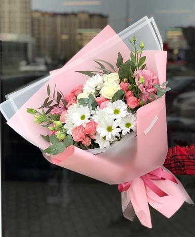 Букет цветов из: Розы, Лизиантусы и Хризантемы в Бесленеевской