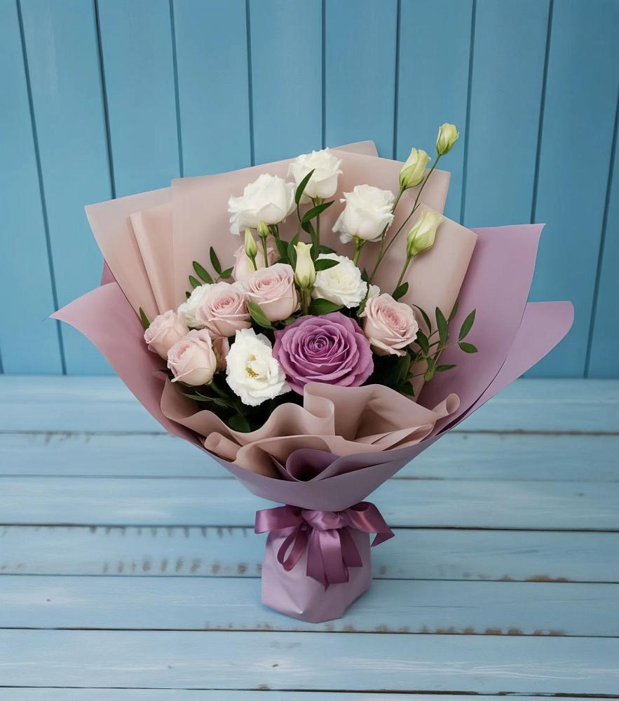 Букет цветов из: Розы и Лизиантусы в Бесленеевской